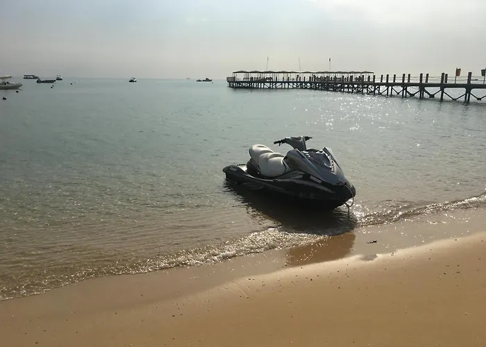4Brs Beachside With Penthouse And Stunning Seaview L Einbay
