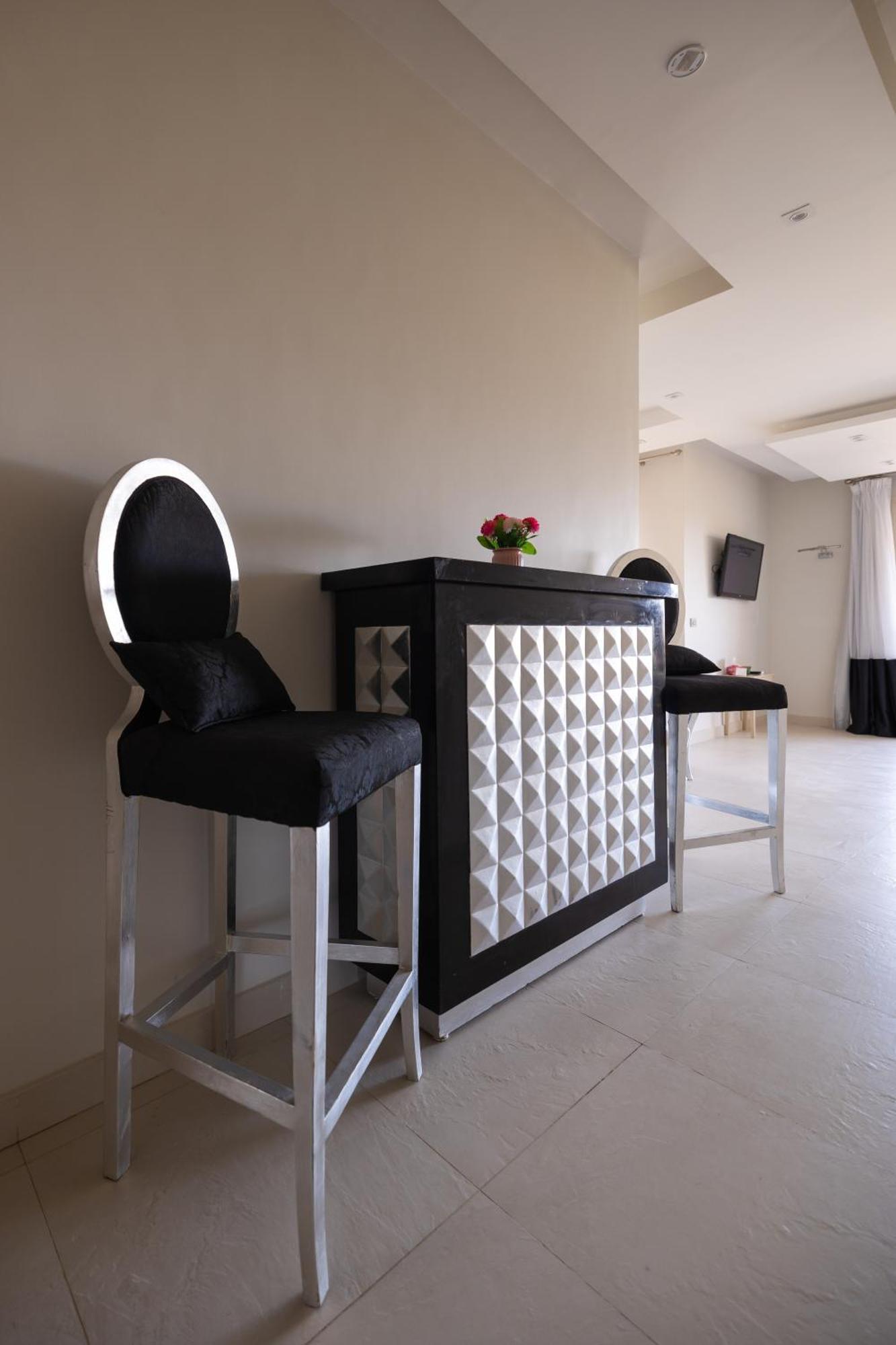 4brs Beachside With Penthouse And Stunning Seaview L Einbay Chalet