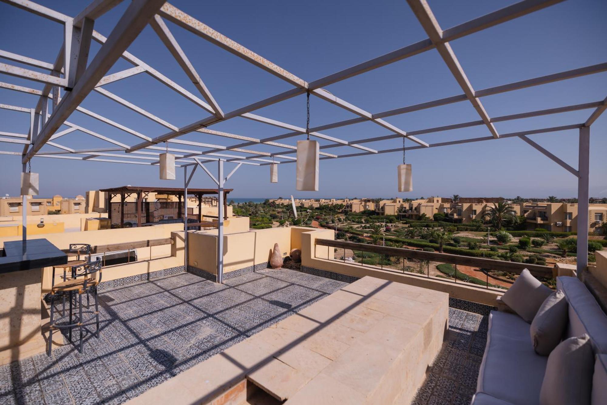 Chalet 4brs Beachside With Penthouse And Stunning Seaview L Einbay *